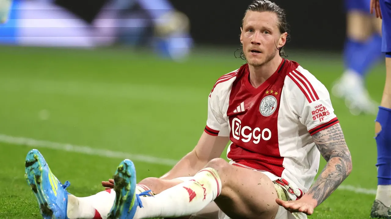 كيف يتفهم غضب مهاجم أياكس ووت فيغهورست ويوضح على الفور السبب